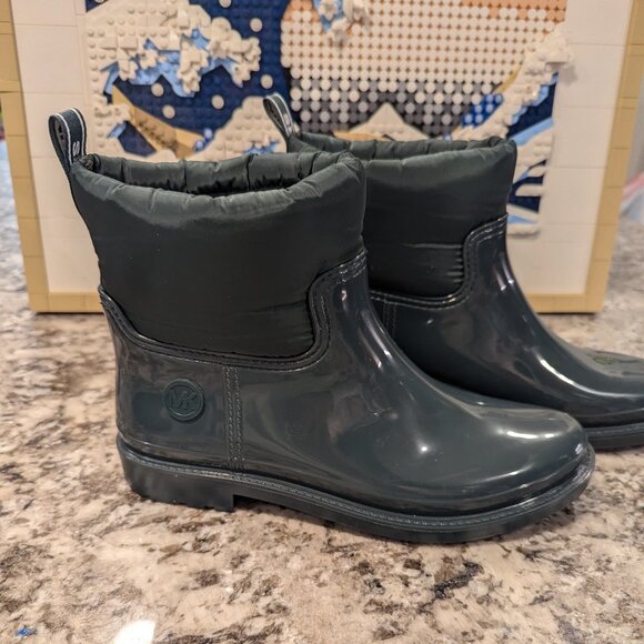 Michael Kors Blakely Rain Bootie Rubber  Racing Green SZ 8 - Picture 1 of 8